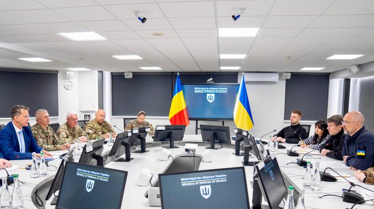 România trimite al 23-lea pachet de sprijin militar pentru Ucraina. Ce au discutat Ionuț Moșteanu și Denys Shmyhal la Kiev