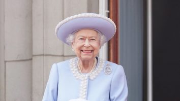 O nouă carte dezvăluie că Regina Elisabeta a II-a nu a susținut Brexitul, dar a considerat birocrația Uniunii Europene drept „ridicolă”