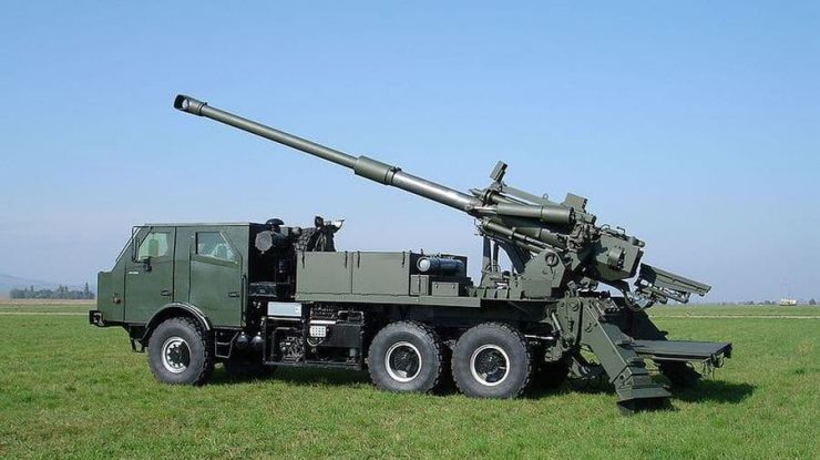 România este lider în clasamentul european la artileria tractată și devansează statele membre NATO și din afara organizației