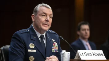 Secretarul Apărării, Pete Hegseth, l-a demis pe locotenentul general Jeffrey Kruse, șeful Agenției de Informații a Apărării. Motivul: Siturile nucleare din Iran distruse de SUA