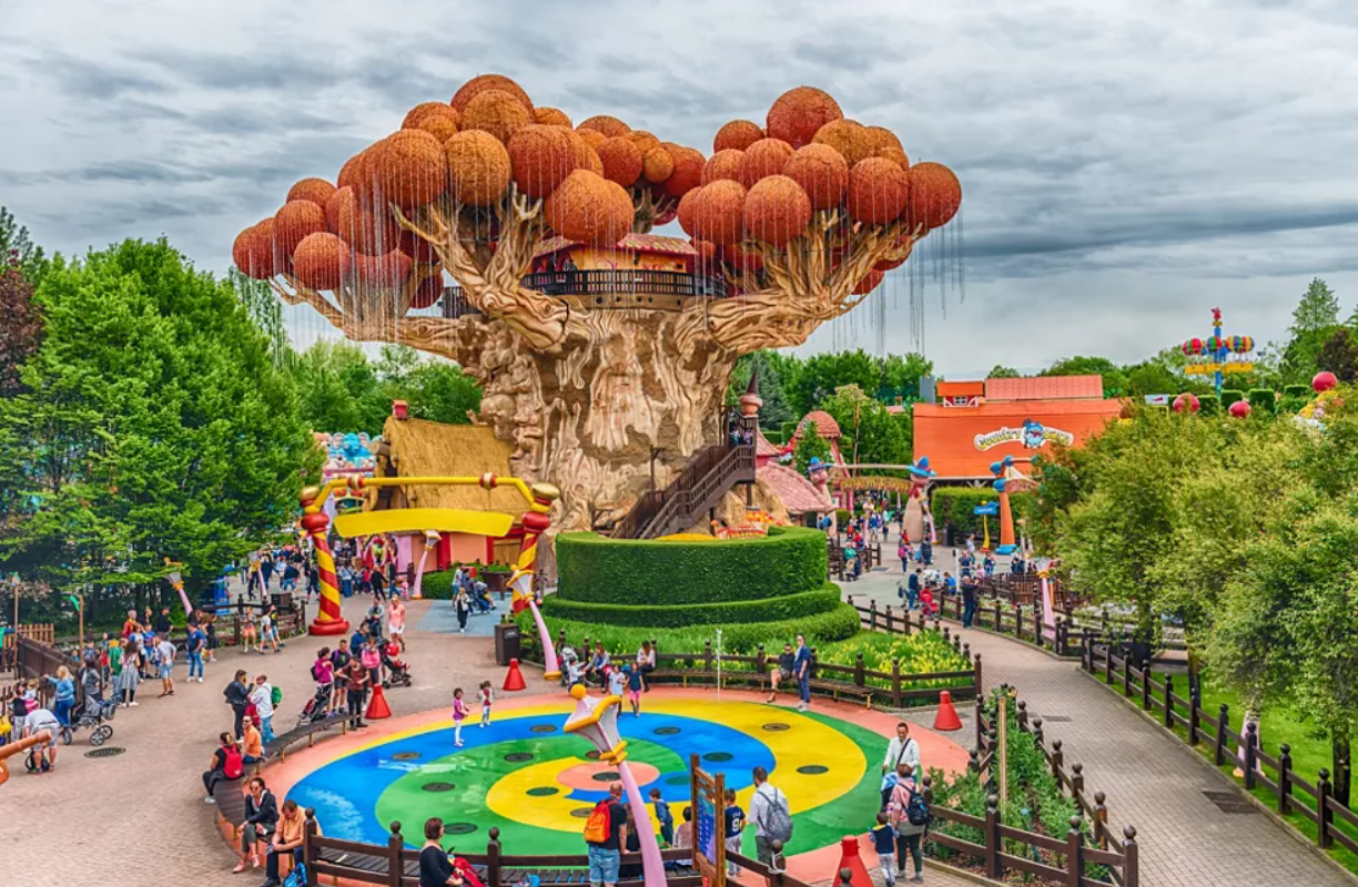 Cum îți faci vacanța de neuitat? Cu parcuri de distracție de neratat, aproape de România