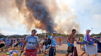 Flăcările fac ravagii în sudul Europei și forțează turiștii să își schimbe destinațiile. Ce alternative mai sigure poți alege