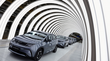 Vânzările de mașini electrice explodează: Europa de Vest înregistrează un record de 600.000 de noi EV-uri