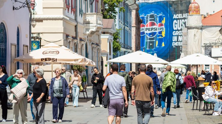 Sondaj INSCOP: 65,2% dintre tinerii români cred că țara merge într-o direcție greșită. 58,4% dintre respondenți spun că nu sunt de acord cu avortul