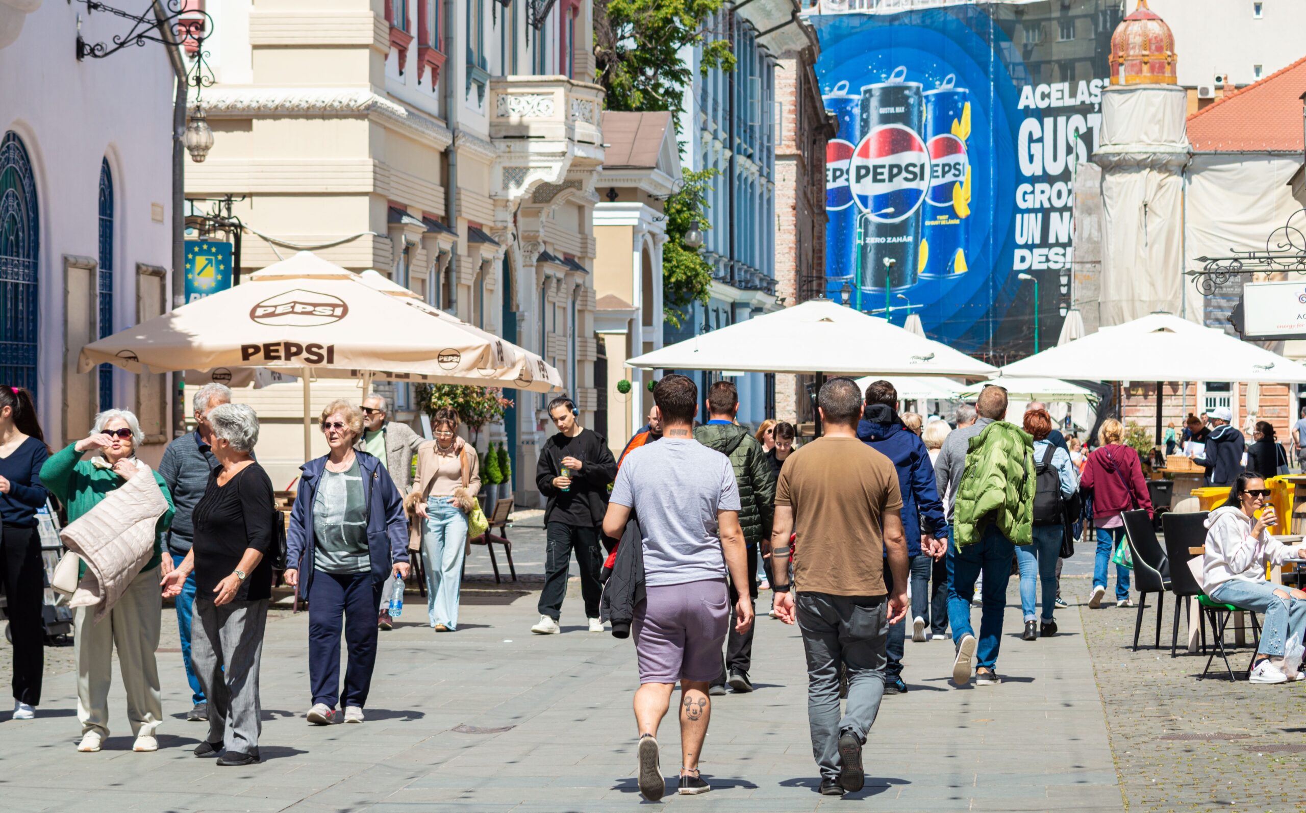 IRES: Jumătate din tinerii români intenționează să emigreze. Motivul? Viața este tot mai scumpă, iar oportunitățile sunt puține