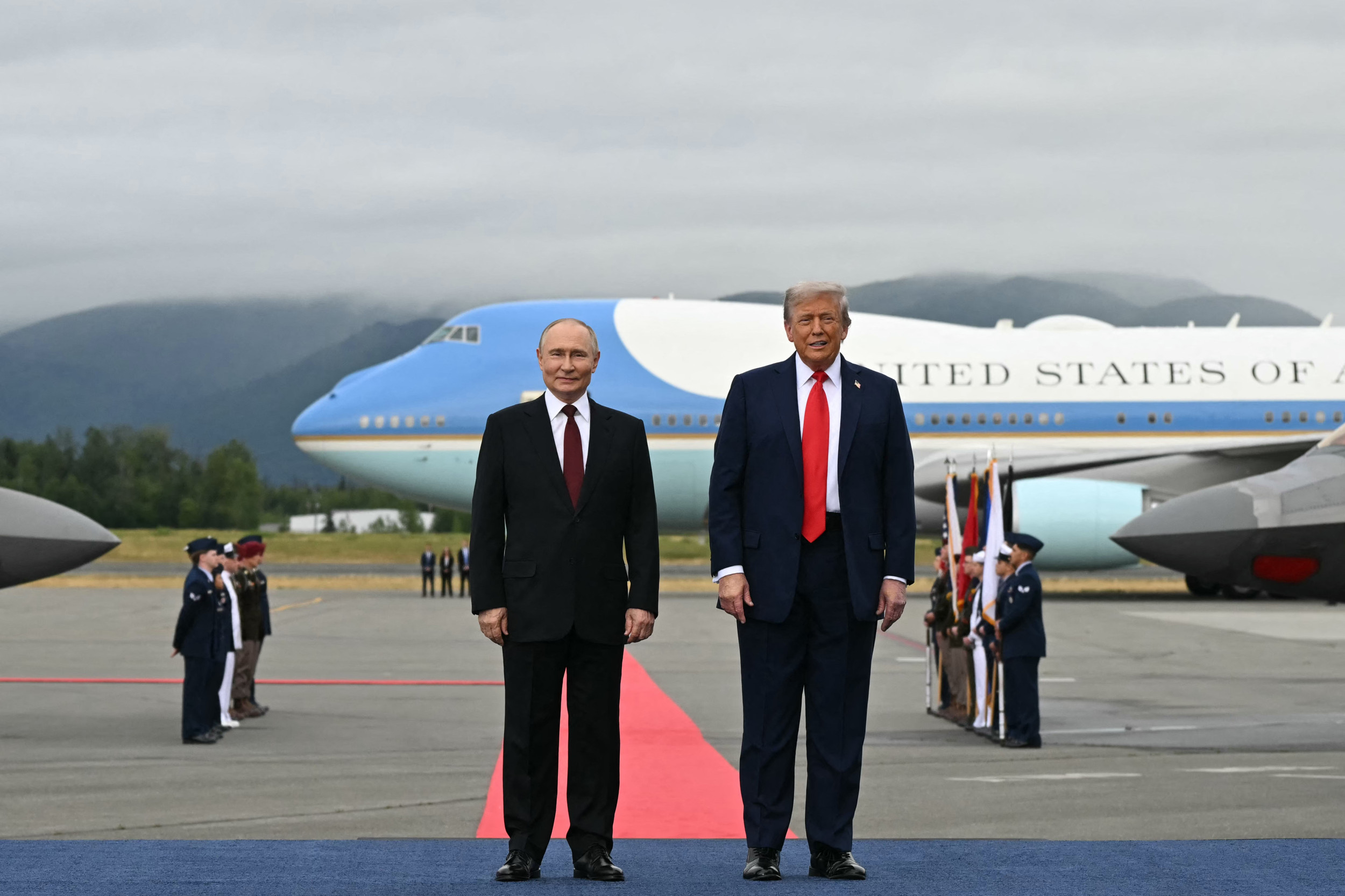 Americanii și ucrainenii nu au negociat garanțiile de pace. Trump e supărat că Putin atacă Ucraina imediat după discuțiile pentru pace