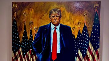 Un nou portret al lui Donald Trump a fost expus la Casa Albă. Cum este ipostaziat Președintele SUA, după întâlnirile cu Putin și Zelenski