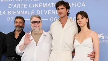 Filmul „Frankenstein” regizat de Guillermo del Toro a fost primit cu o ovație de 13 minute la Festivalul de Film de la Veneția