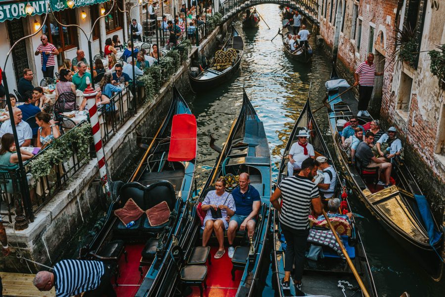 Booking vrea să introducă o loterie pentru accesul în orașe aglomerate. În SUA, loteriile turistice sunt deja folosite în parcuri naționale