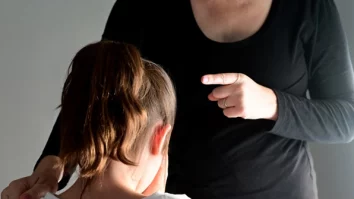 Abuzul verbal este cel puțin la fel de grav ca cel fizic. Studiul BMJ Open: Efectele sunt mai grave decât cele ale abuzului fizic