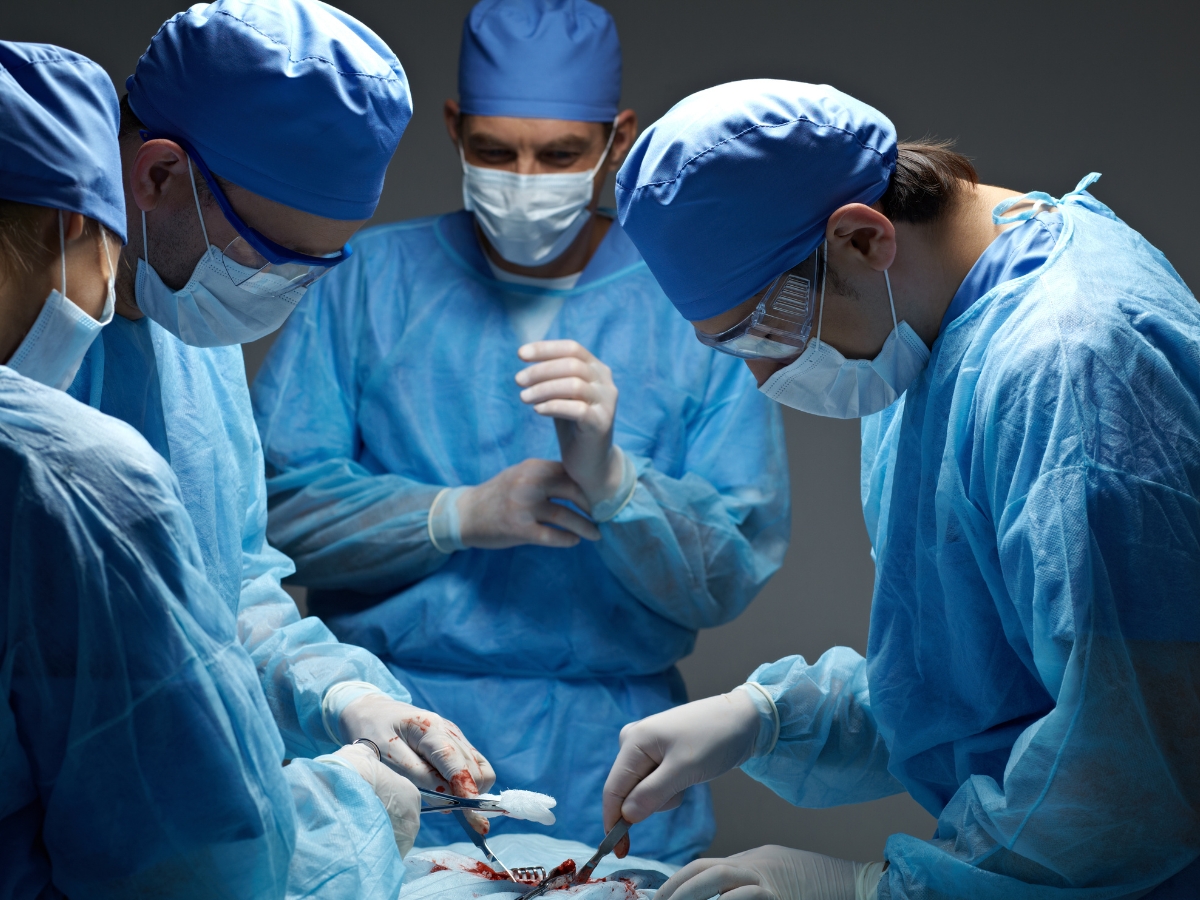 Chirurgii americani au transplantat pentru prima oară un plămân de porc modificat genetic. Operația a fost făcută pe un pacient aflat în moarte cerebrală