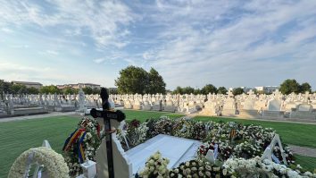 EXCLUSIV: Noi documente despre cum Președinția Nicușor Dan a „boicotat” funeraliile de stat ale fostului președinte Ion Iliescu: Președintele Nicușor Dan confirmase că va fi prezent și în Sala Unirii, la momentul simbolic al ultimei intrări a lui Ion Iliescu în Cotroceni și depunerii sicriului pe catafalc – ceea ce nu s-a mai întâmplat