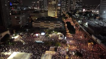 LIVE UPDATE. Război în Israel, ziua 682. „Ne cerem copiii, înapoi!”, spune Einav Zangauker, în timp ce o nouă înregistrare video cu fiul ostatic Matan este difuzată la protestul din Tel Aviv