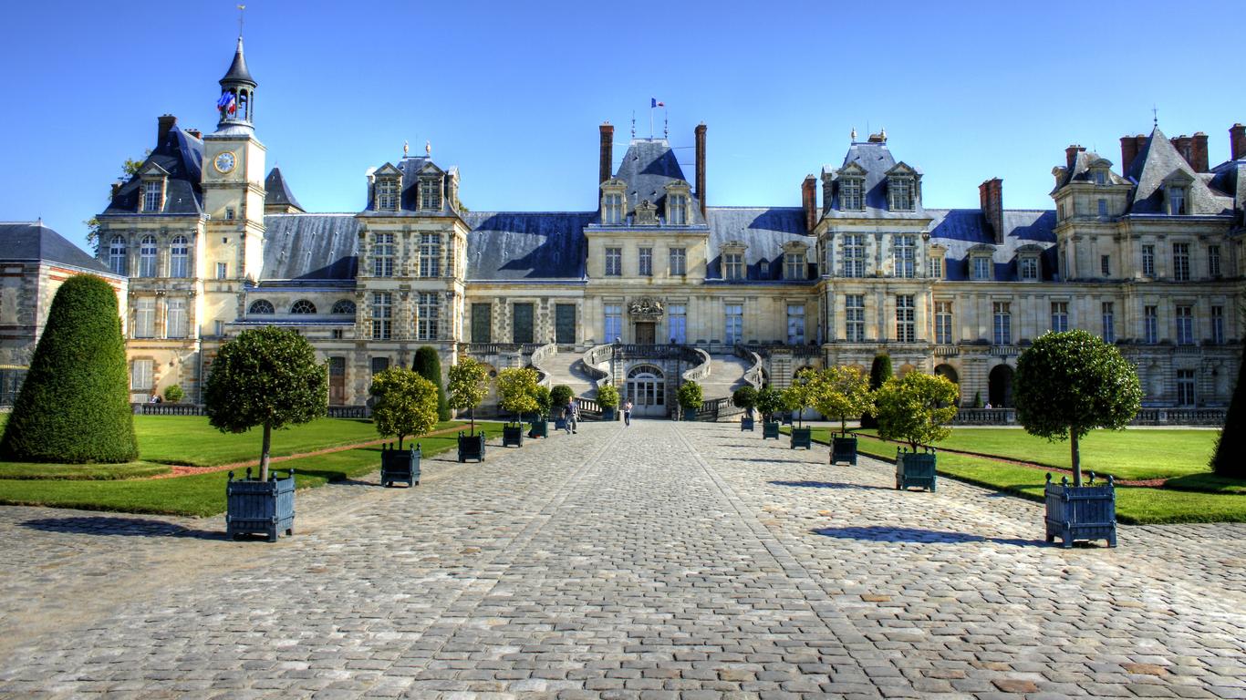Ce castele vizitezi în Franța? Fontainebleau are 1.500 de încăperi, o capelă și un teatru