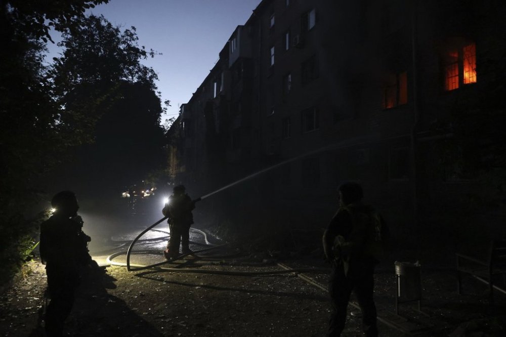 Rusia a lansat un atac masiv în sudul Ucrainei: 537 de drone și 45 de rachete. Ucraina a continuat să lovească rafinării din Rusia