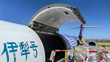 „Noul Drum al Mătăsii”: China transportă acum mii de tone de marfă în Europa printr-un coridor aerian format din 40 de rute