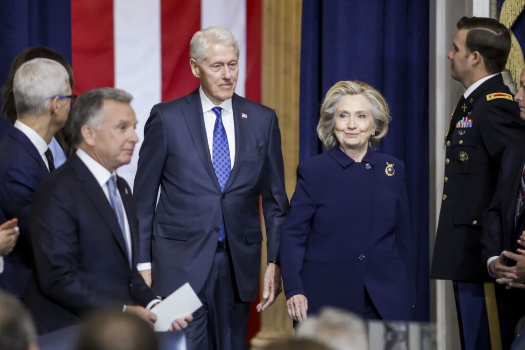 Cazul Jeffrey Epstein continuă: Bill și Hillary Clinton au fost ordonați să depună mărturie în anchetă