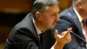 Daniel David vrea să comaseze școlile: „Profesorii ar trebui să fie antrenați mai bine pentru a preda în acest regim”