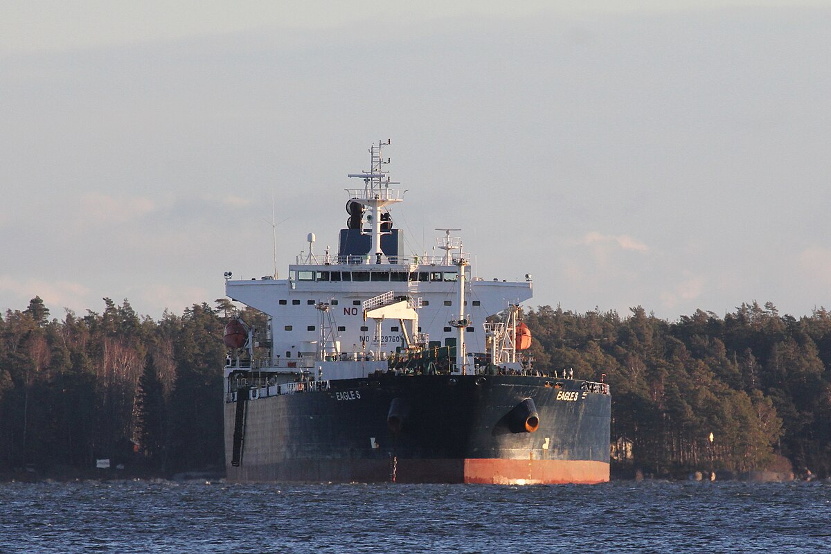 Finlanda acuză petrolierul Eagle S, din „flota fantomă” a Rusiei, de sabotarea cablurilor submarine în Golful Finlandei