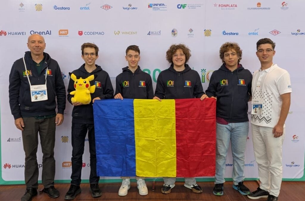 Elevii olimpici români au obținut patru medalii de aur la Olimpiada Internațională de Informatică 2025 din Bolivia
