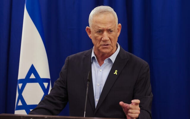 Benny Gantz face apel către Benjamin Netanyahu pentru formarea unui guvern care să permită eliberarea ostaticilor din Gaza
