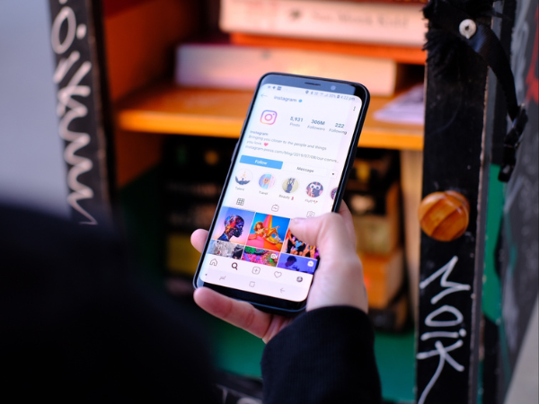 Instagram lansează o nouă funcție. Ce efecte negative are asupra sănătății mintale și sociale