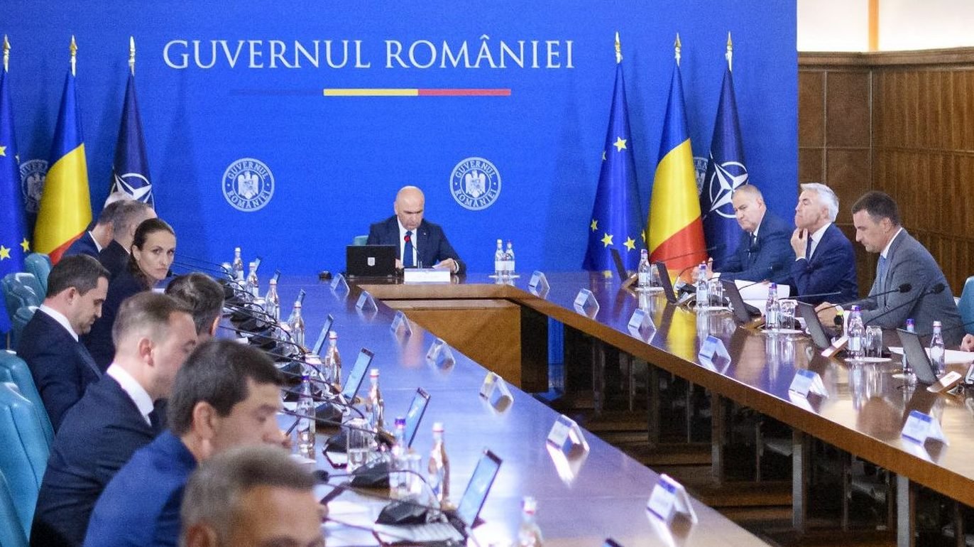 Financial Times analizează situația din România: Țara noastră riscă repetarea colapsului cu măsuri de austeritate „esențiale”