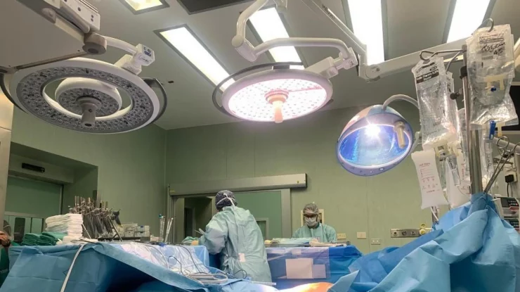 Medicii din Torino folosesc realitatea virtuală în sala de operații. Terapia prin VR este deja testată și în România