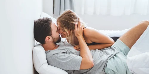 Sexul ajunge și el în zona gri. Tinerii de până în 28 de ani spun că își pierd temporar apetitul sexual