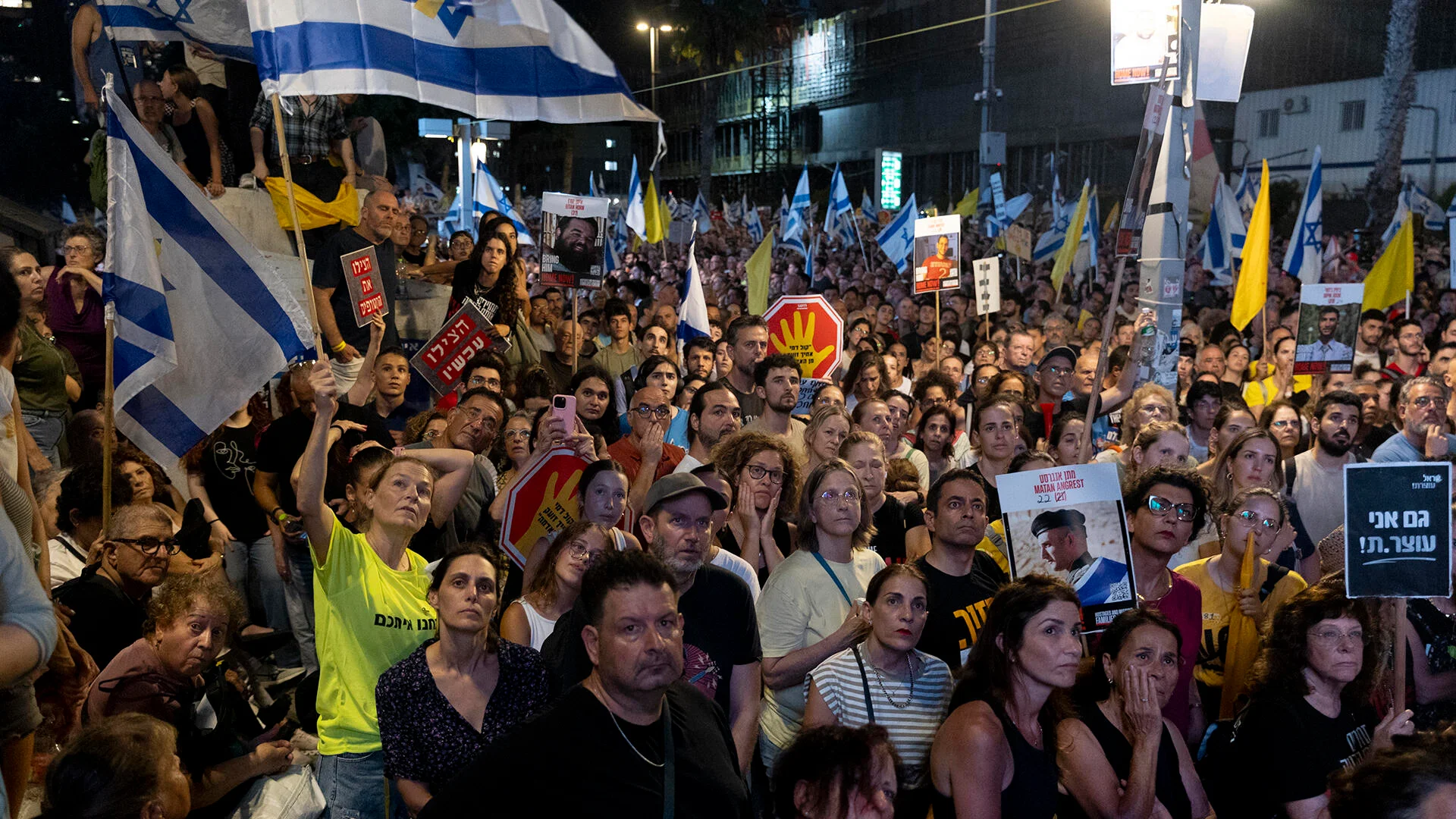 Sute de mii au protestat pe străzile din Tel Aviv pentru oprirea războiului din Gaza. Trump: „Vom vedea întoarcerea ostaticiilor doar atunci când Hamas va fi distrus!!!”