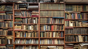 Lectura capătă din nou dimensiune socială prin „retreaturi” de citit. Unele grupuri plătesc între 950 și 3.450 de dolari pentru weekenduri de lectură în tăcere