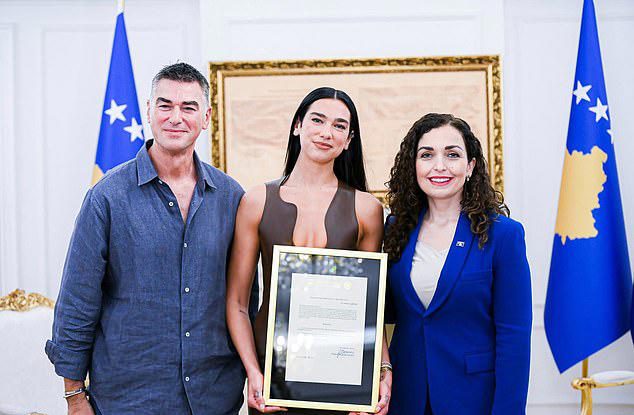 Cântăreața Dua Lipa devine cetățean oficial al Kosovo: „Cele două părți ale mele sunt acum una”
