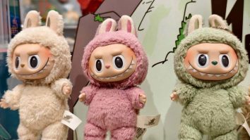 Mai multe păpuși Labubu, în valoare de circa 7.000 de dolari, au fost furate dintr-un magazin în toiul nopții. Cum au fost văzuți hoții