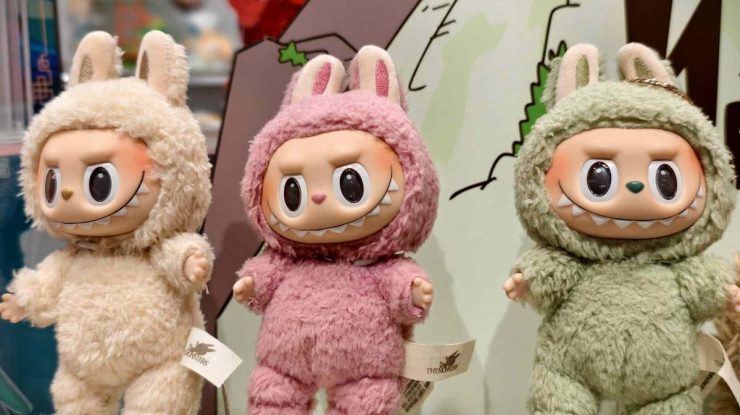 Mai multe păpuși Labubu, în valoare de circa 7.000 de dolari, au fost furate dintr-un magazin în toiul nopții. Cum au fost văzuți hoții