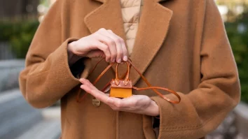 Microbags sunt mai mult decât un trend, sunt deja o declarație de stil. Care este motivul pentru care au devenit populare în rândul tinerilor