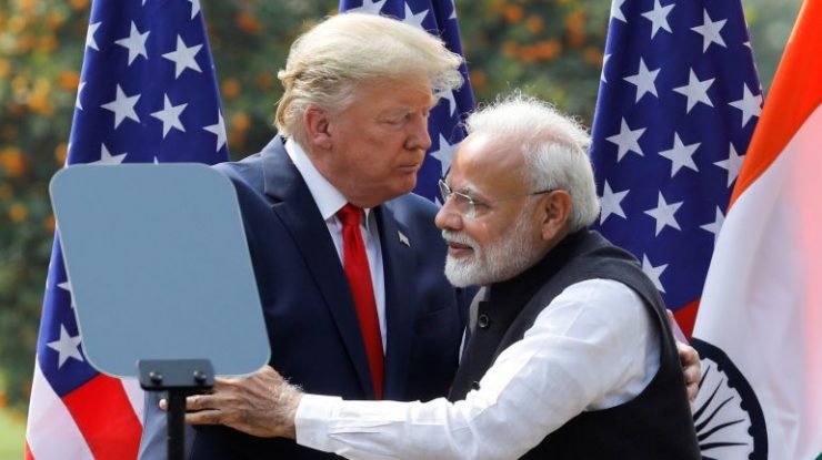 Petrolul s-a scumpit după ce Trump a crescut cu 25% taxele vamale impuse Indiei, ca sancțiune pentru cumpărarea de petrol rusesc