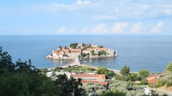 Muntenegru devine lider global în creșterea numărului de milionari în ultimul deceniu. Ce țări preferă bogații lumii