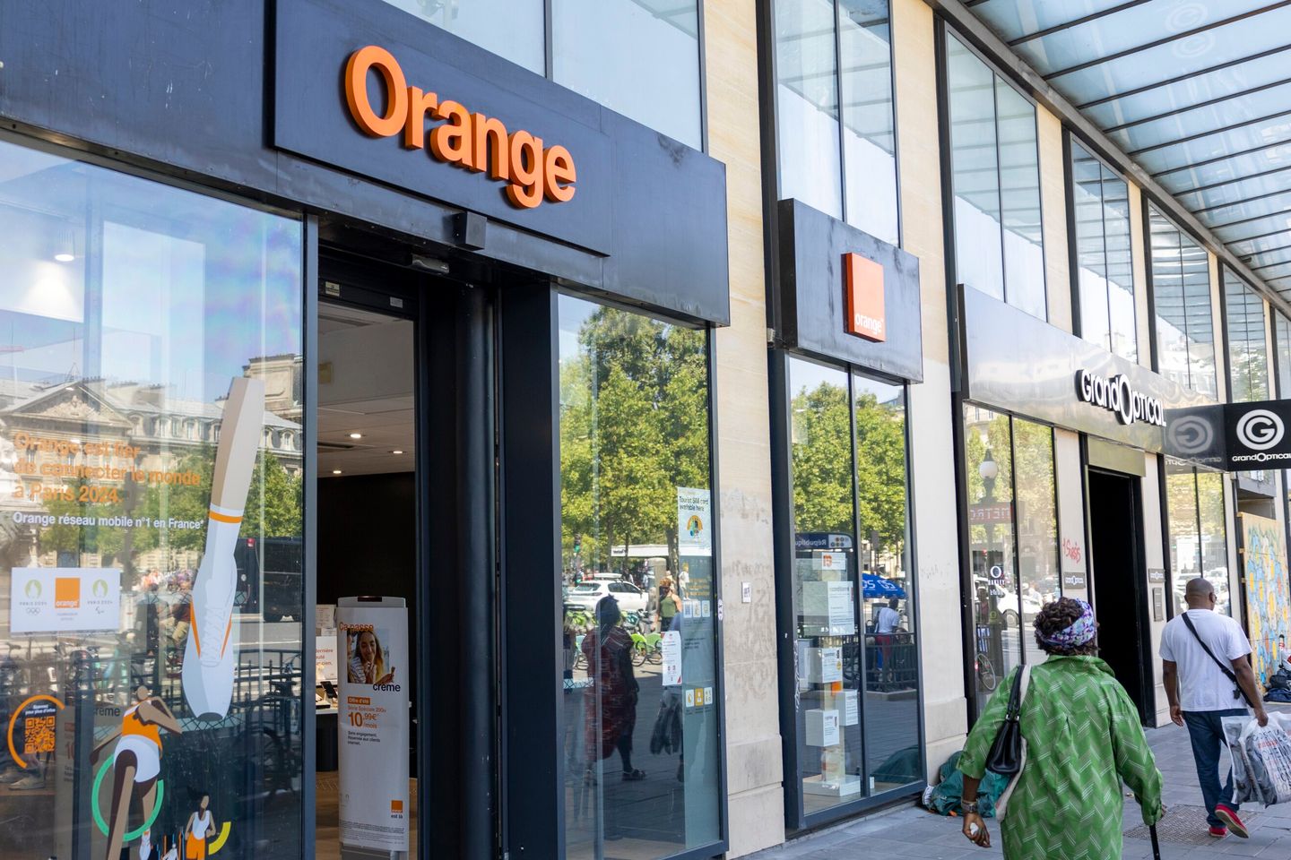 Atac cibernetic la Orange Belgia: Datele personale a aproape 1 milion de clienți au fost compromise