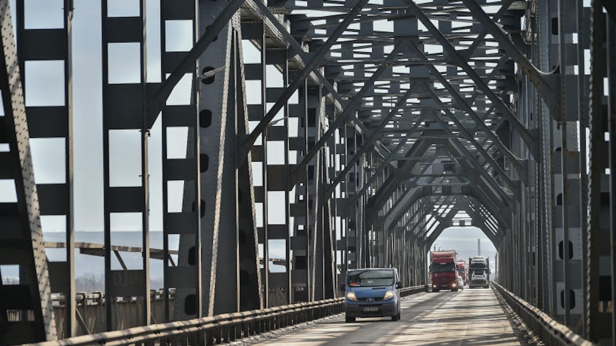 Lucrările la Podului Prieteniei blochează circulația pe sensul de ieșire din țară. Ce rute alternative poți alege