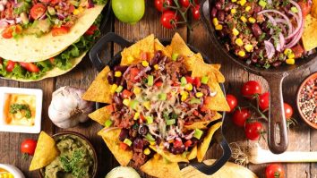 Doi chefi din Mexic au introdus regula „mănânci ce vrei, plătești cât poți”