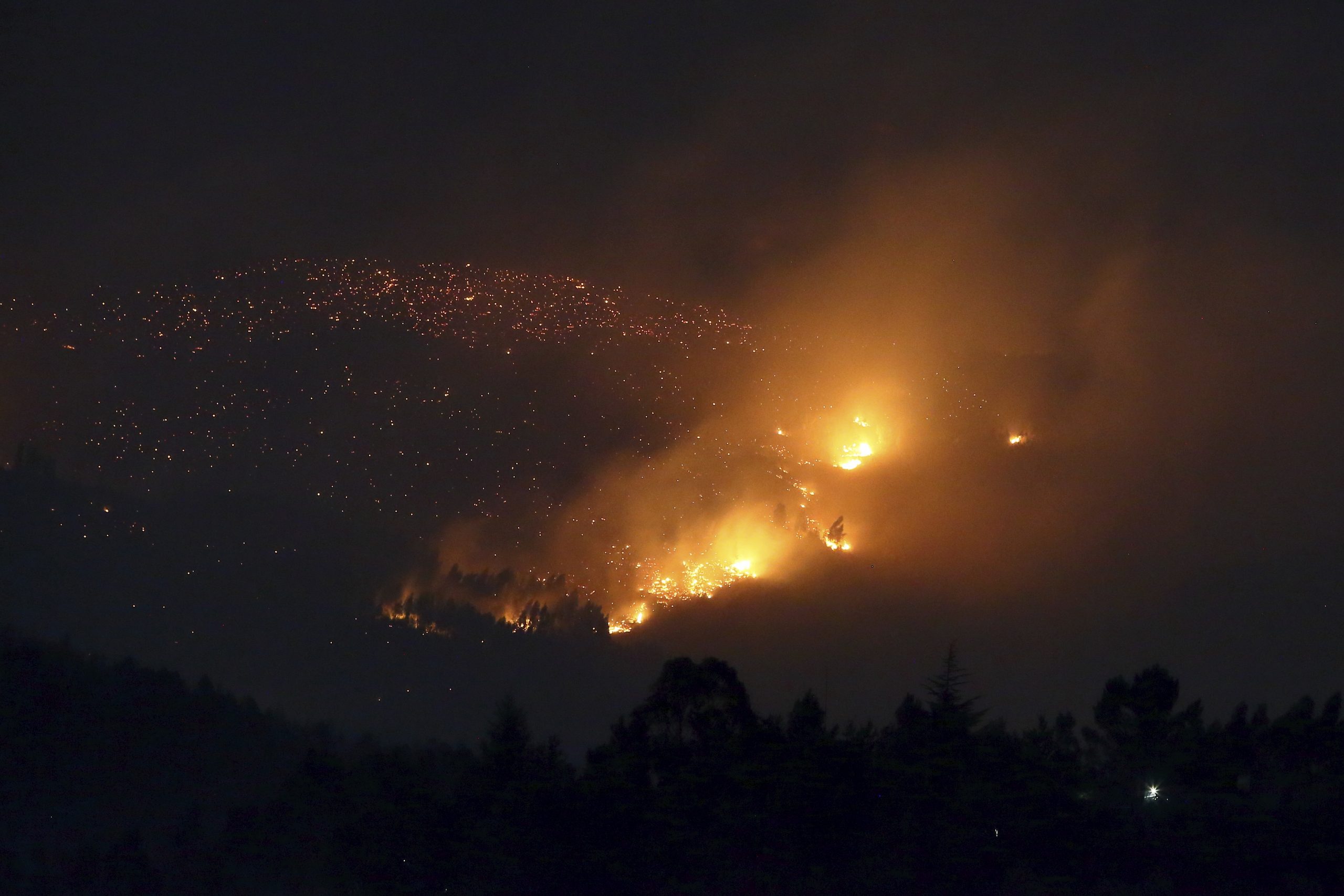 MAE emite o atenționare de călătorie pentru români: Portugalia este în stare de alertă din cauza riscului extrem de incendii
