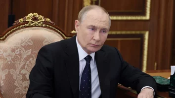 Donald Trump și Vladimir Putin negociază astăzi în Alaska viitorul războiului din Ucraina