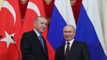 Putin a vorbit la telefon cu Erdogan despre războiul din Ucraina. Turcia ar putea fi o variantă de locație pentru întâlnirea cu Zelenski