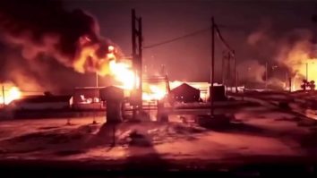 Un incendiu masiv a izbucnit la un depozit de petrol rusesc. Cum evoluează contraatacul ucrainean