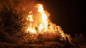 Incendiile din Spania au ars o suprafață cât Londra. Fumul face ravagii până în Marea Britanie și Europa de Vest
