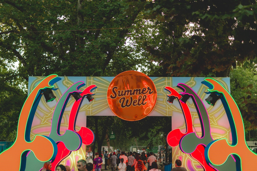 Summer Well 2025 aduce energie, muzică și artă. Festivalul începe în forță cu primul concert Snow Patrol din România