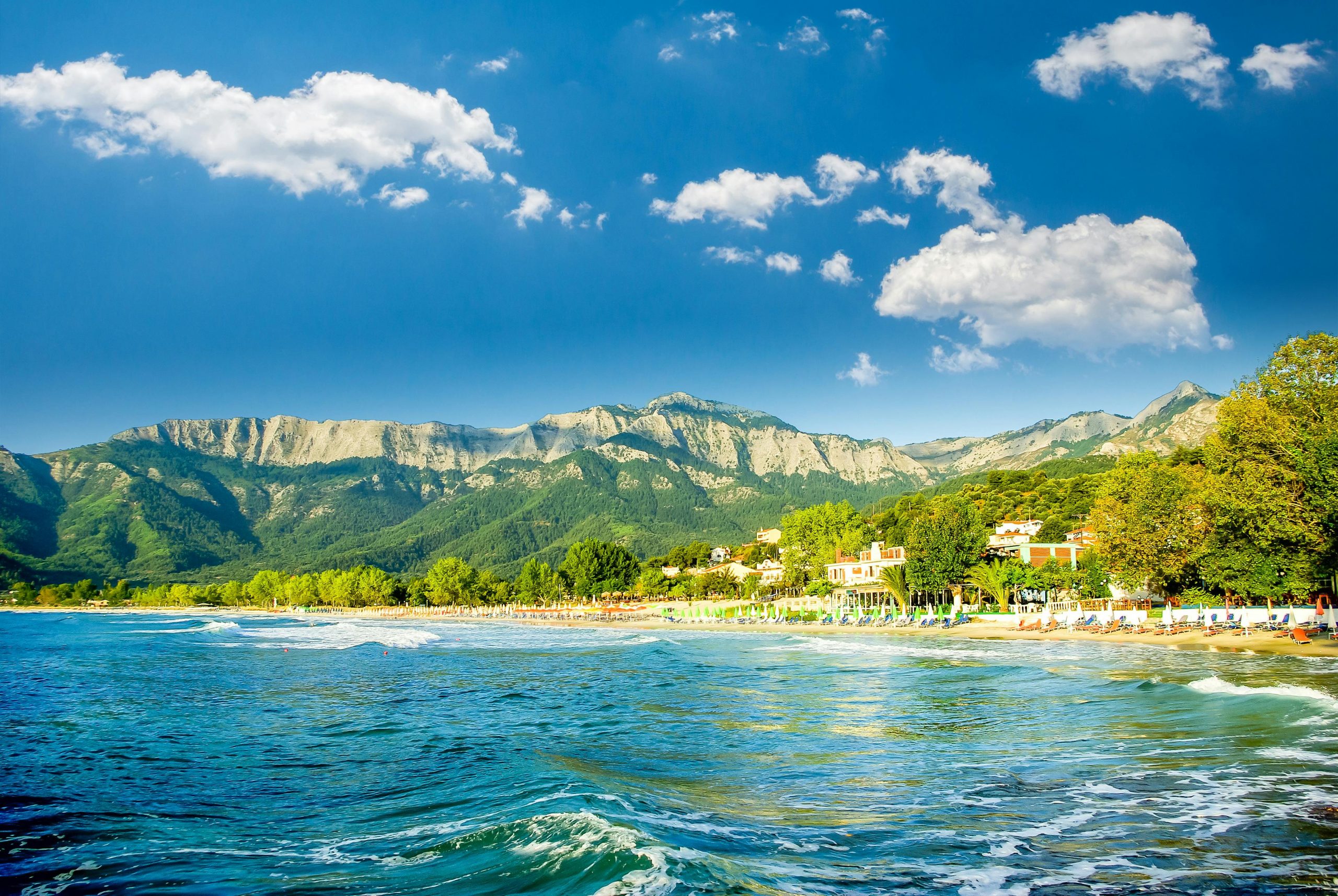 În 2025, românii și-au redus bugetul pentru vacanțe. Care au rămas destinațiile preferate ale românilor?