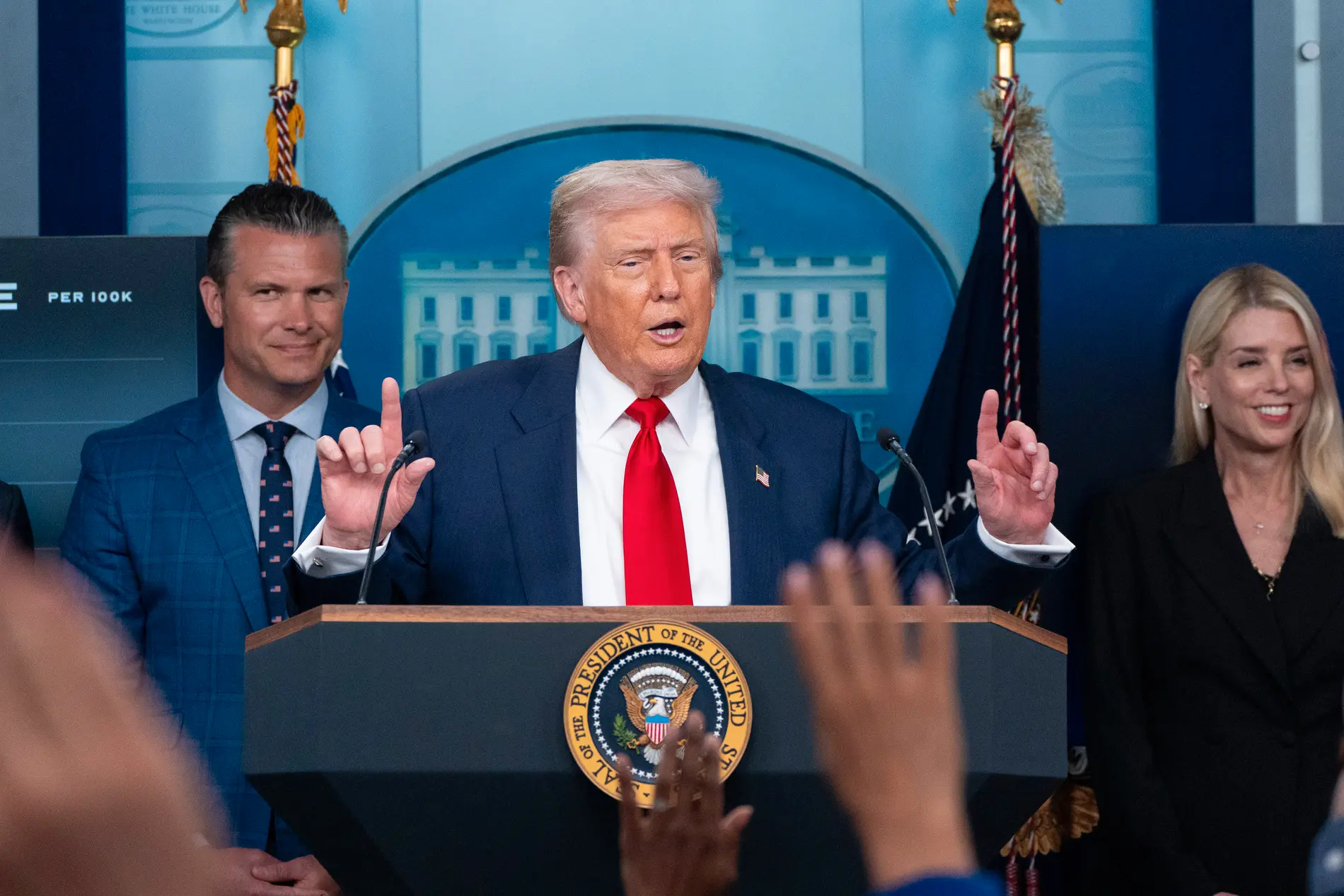 Trump promite că Statele Unite nu vor trimite trupe pe teren în Ucraina. Ce garanții de securitate oferă SUA în schimb