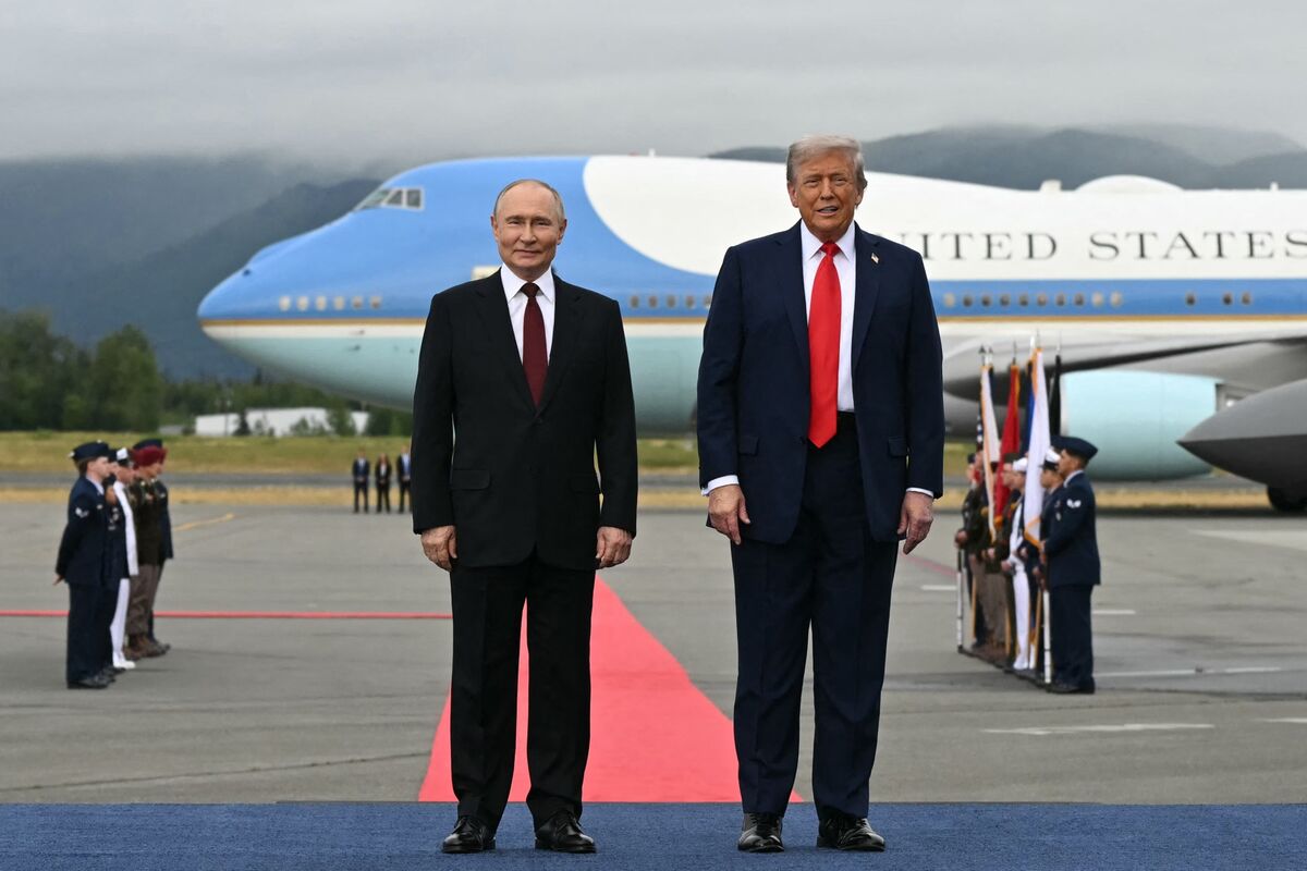 Riscă Summit-ul din Alaska să devină o nouă Yalta? Putin cere Ucrainei să cedeze teritorii, Zelenski refuză, iar Trump adoptă retorica Rusiei privind războiul după ce a eșuat în a obține un armistițiu