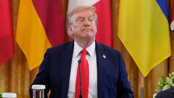 Trump critică instabilitatea politică din Coreea de Sud, chiar înainte de a se întâlni la Casa Albă cu noul Președinte sud-coreean: „Epurare sau Revoluție? Ce se întâmplă acolo? Nu vom face afaceri cu Coreea de Sud”
